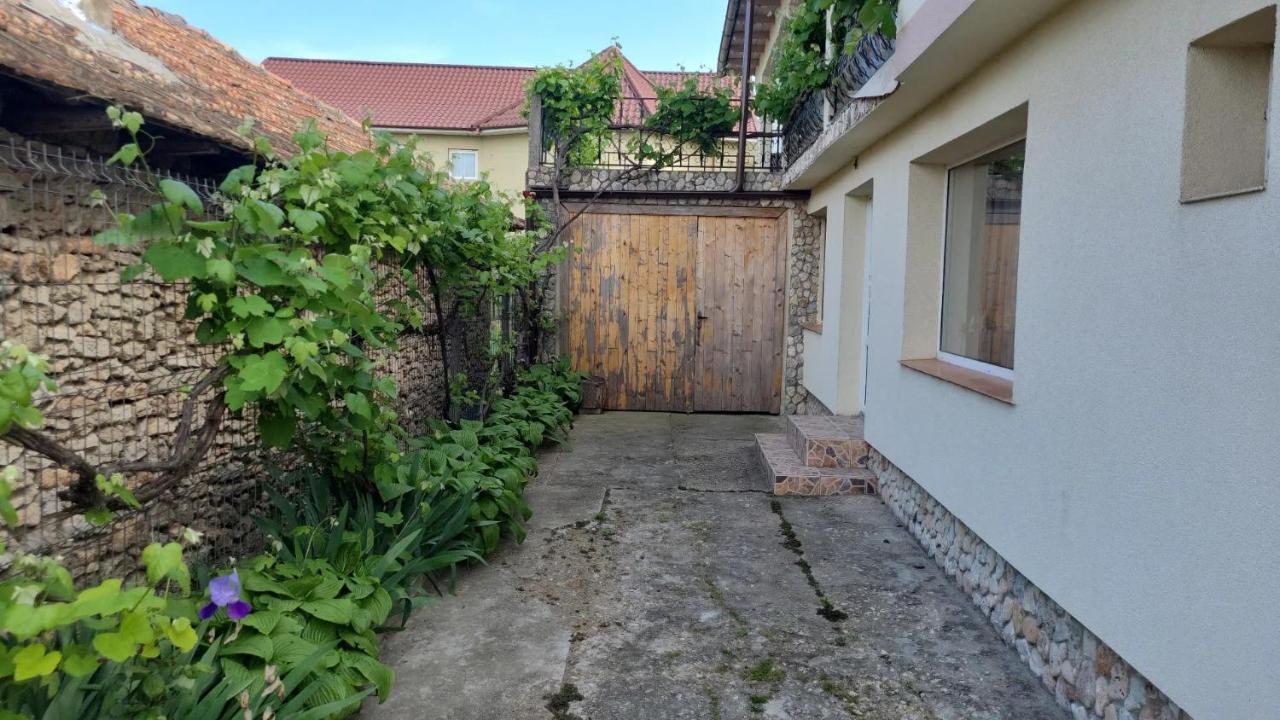 מלון Două Mai Casa Iacob מראה חיצוני תמונה